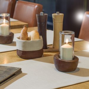 Bala sand und Tischleuchte Mori